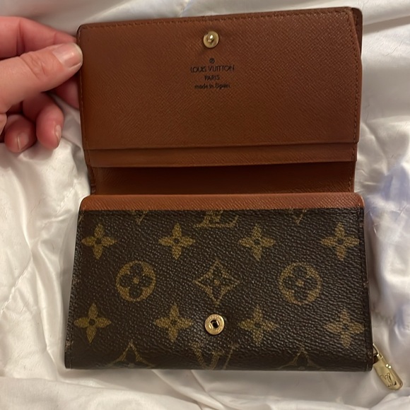 Louis Vuitton Monogram Les Tresor Wallet - Picture 2 of 8